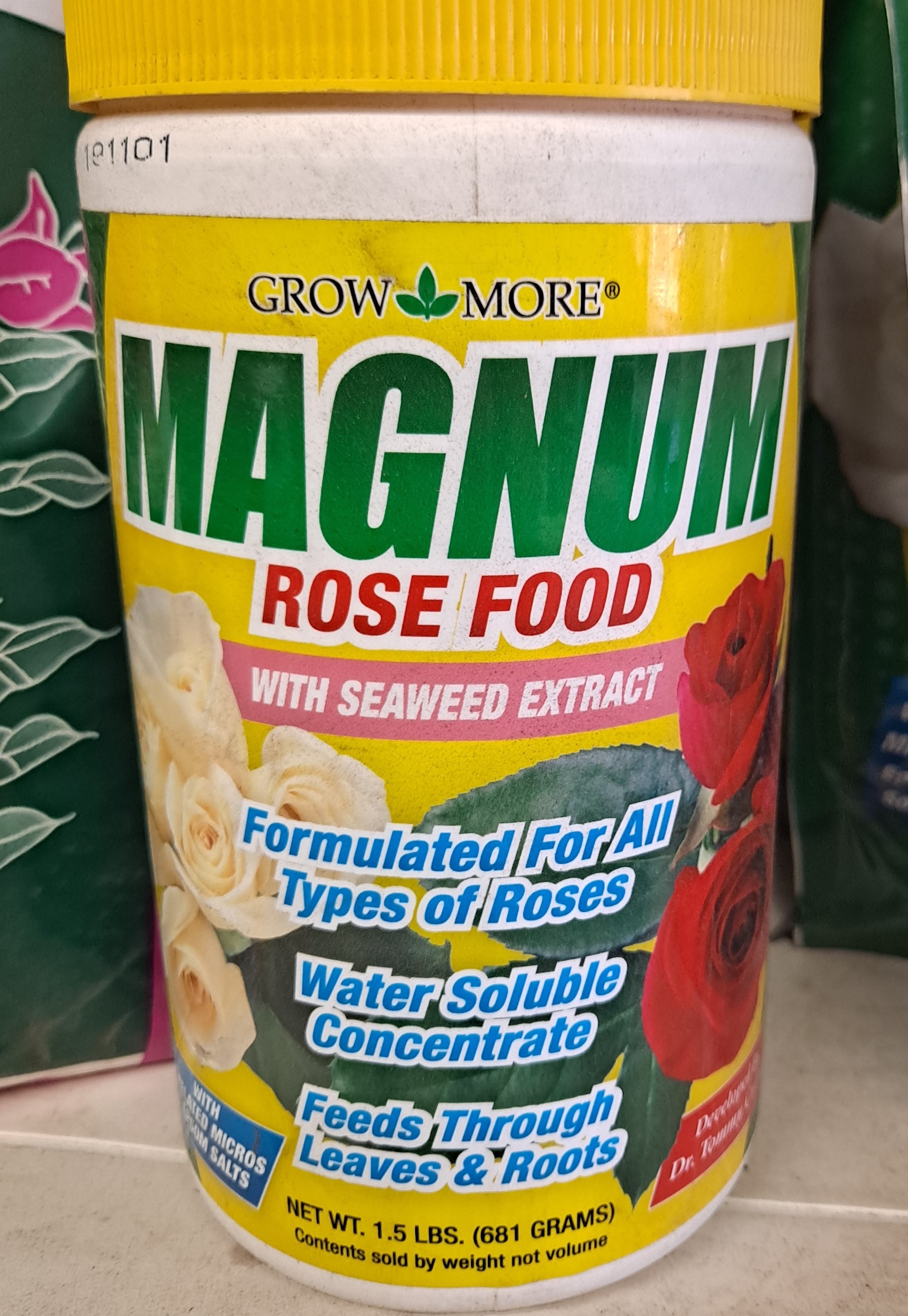 Water Soluble Magnum Rose Food (1.5 pounds)